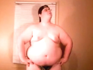 Fat Guy Sexy dancing